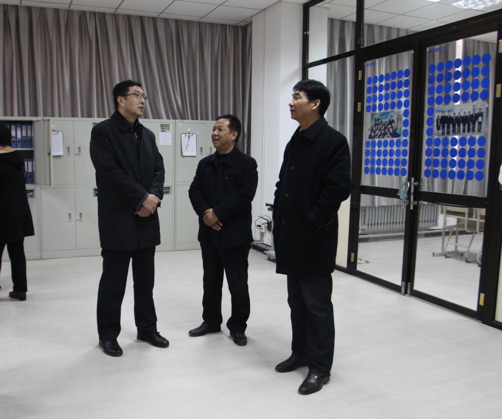 参观欧姆龙实训室