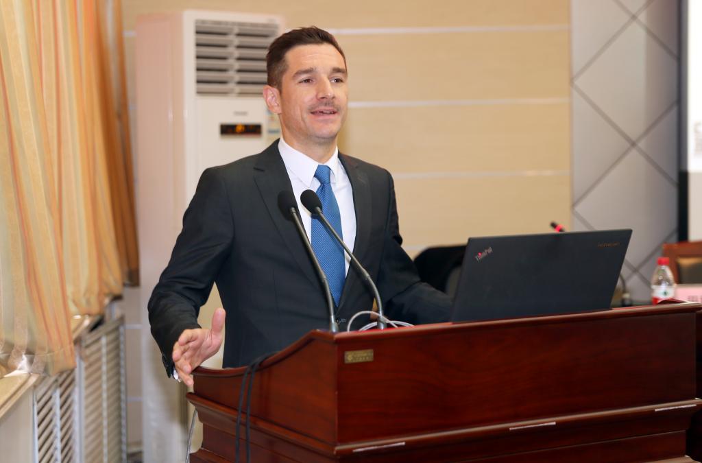 BSK国际教育机构执行总裁凯尔•费德勒博士作主旨演讲