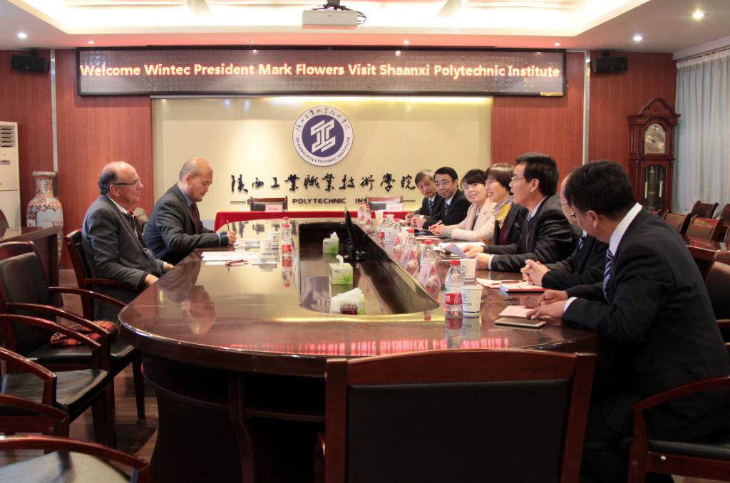 马克院长一行